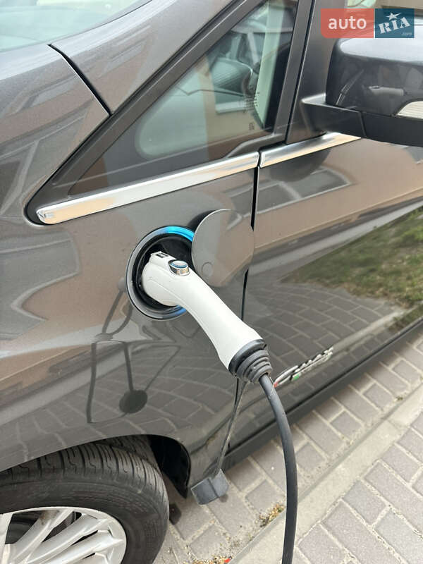 Минивэн Ford C-Max 2016 в Киеве