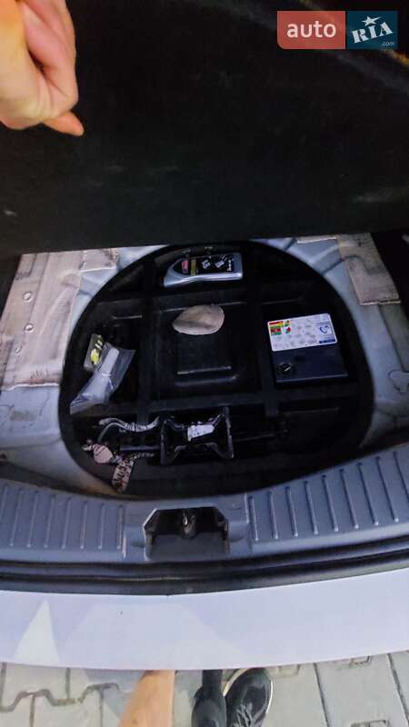 Мінівен Ford C-Max 2011 в Чернівцях фото 27 Мінівен Ford C-Max 2011 в Чернівцях