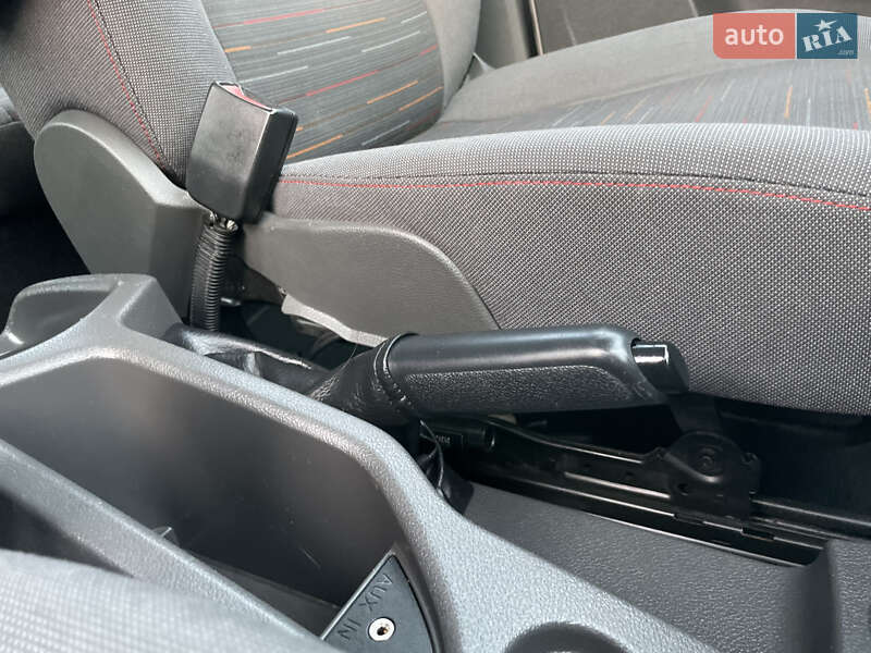 Минивэн Ford C-Max 2008 в Луцке