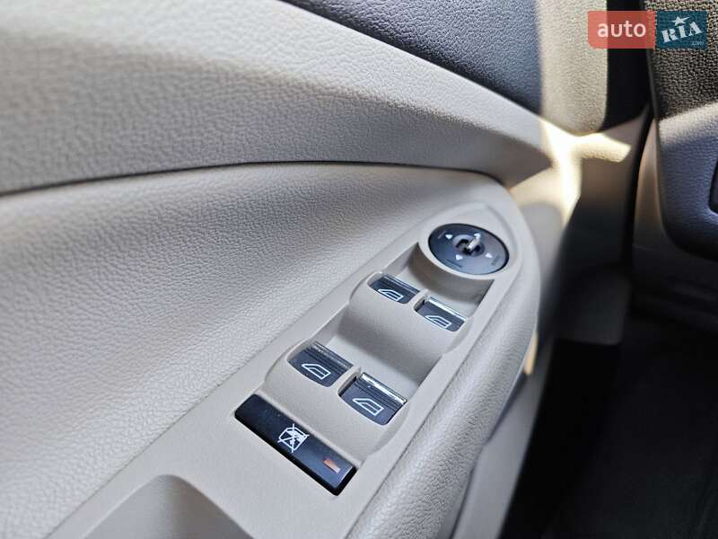 Мінівен Ford C-Max 2015 в Києві фото 16 Мінівен Ford C-Max 2015 в Києві
