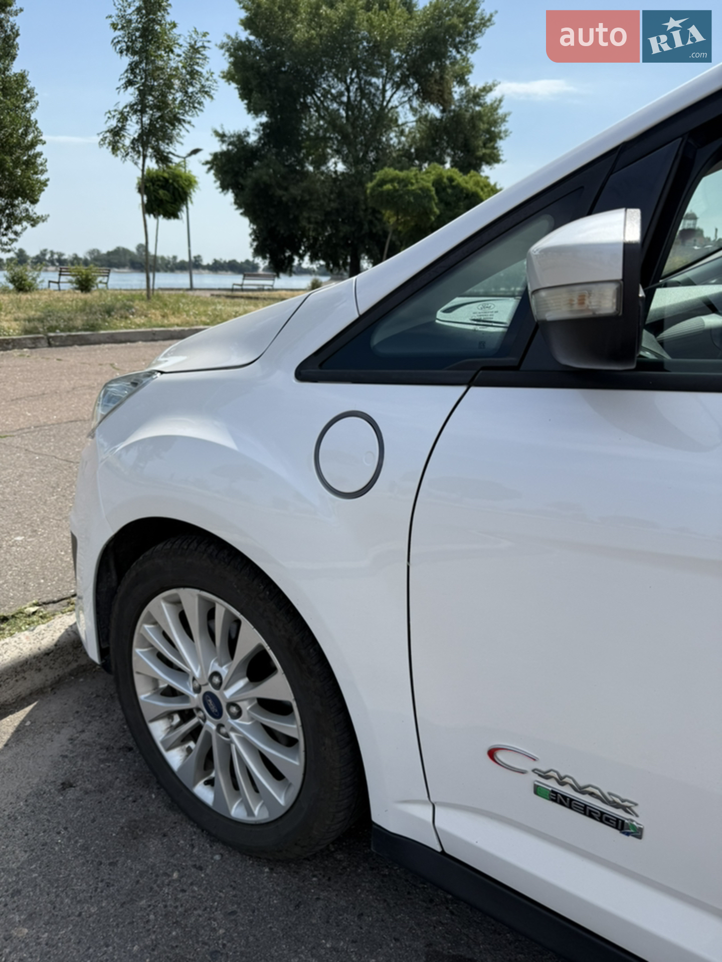 2017 Ford C-MAX - мініатюра 33