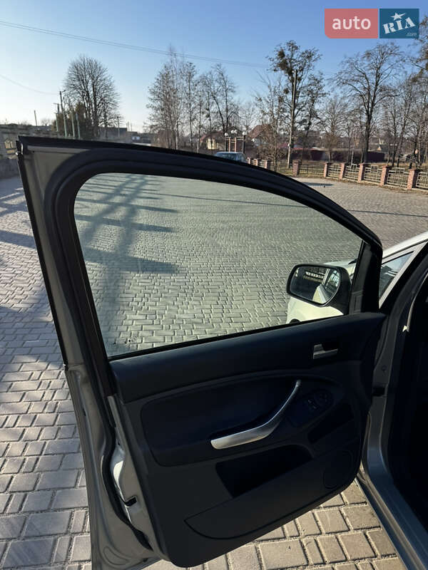 Минивэн Ford C-Max 2010 в Владимирце