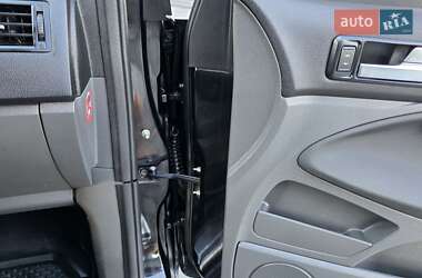 Минивэн Ford C-Max 2009 в 