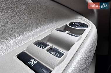 Мінівен Ford C-Max 2012 в 