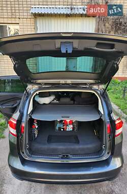 Минивэн Ford C-Max 2017 в 