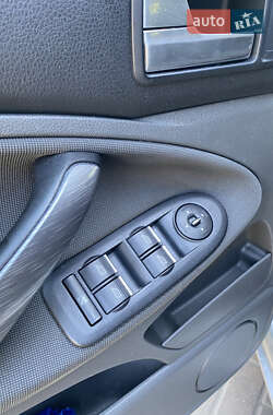 Минивэн Ford C-Max 2009 в 