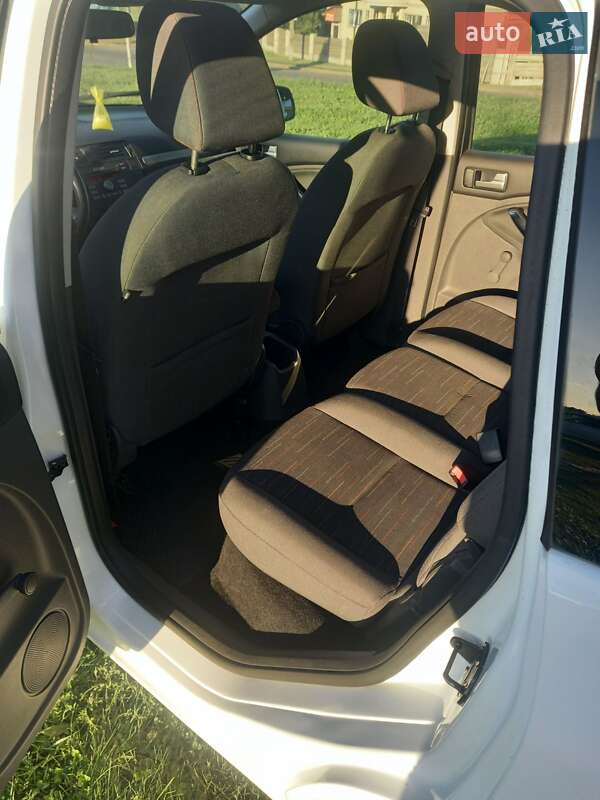 Минивэн Ford C-Max 2010 в Конотопе