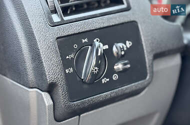 Мінівен Ford C-Max 2009 в 