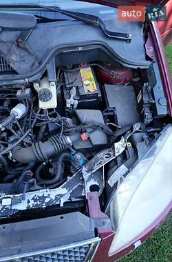 Минивэн Ford C-Max 2004 в  фото 16 Минивэн Ford C-Max 2004 в