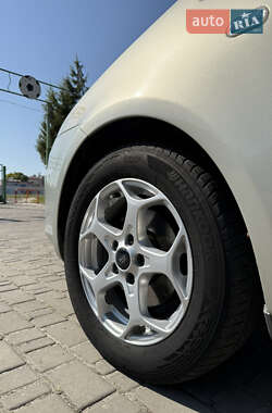 Мінівен Ford C-Max 2010 в 
