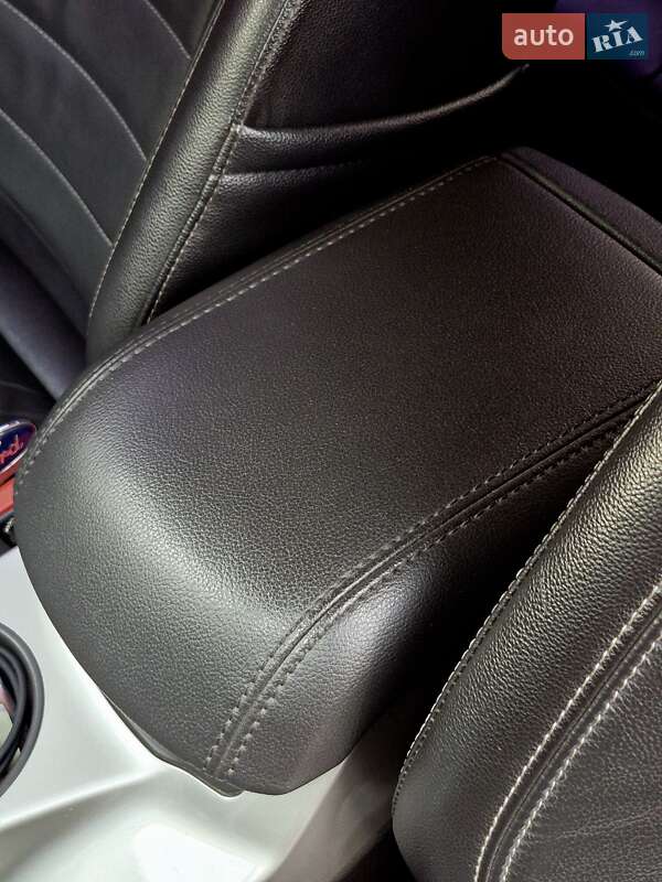 Минивэн Ford C-Max 2015 в Днепре