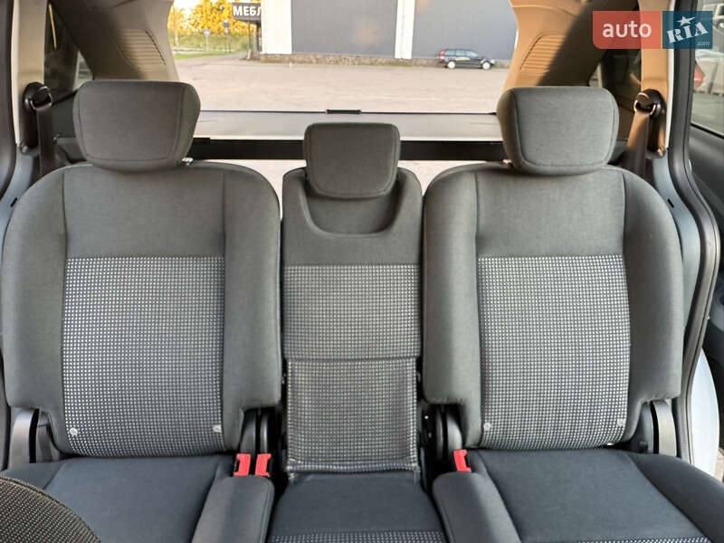 Минивэн Ford C-Max 2011 в Стрые