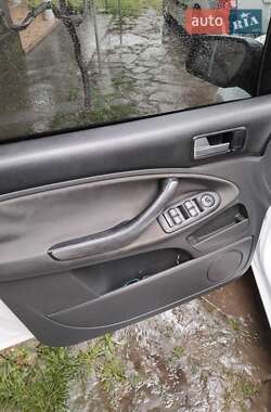 Мінівен Ford C-Max 2009 в 