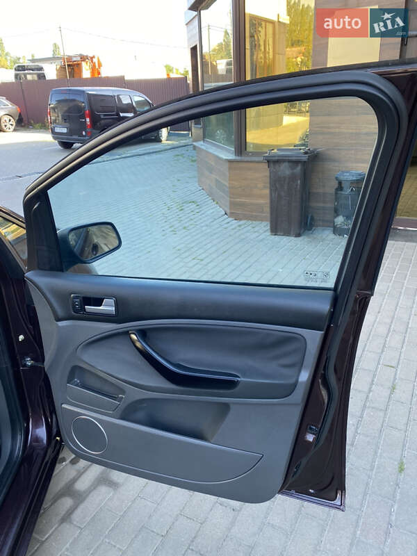 Мінівен Ford C-Max 2009 в Рівному фото 25 Мінівен Ford C-Max 2009 в Рівному