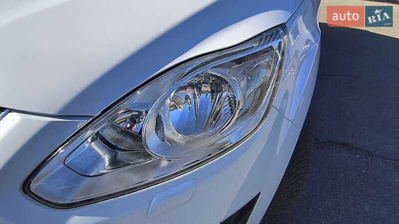 Минивэн Ford C-Max 2010 в Золочеве