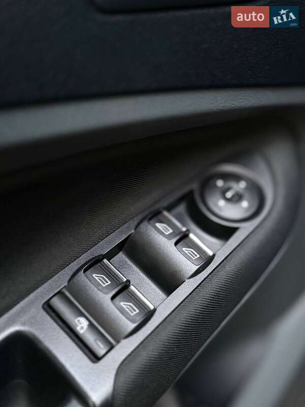 Минивэн Ford C-Max 2010 в Луцке