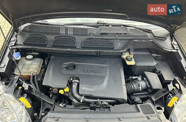 Мінівен Ford C-Max 2006 в  фото 25 Мінівен Ford C-Max 2006 в