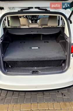 Мінівен Ford C-Max 2015 в  фото 23 Мінівен Ford C-Max 2015 в