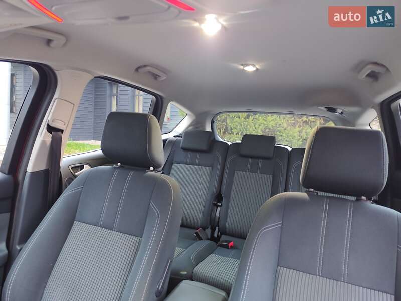 Минивэн Ford C-Max 2011 в Звягеле фото 37 Минивэн Ford C-Max 2011 в Звягеле