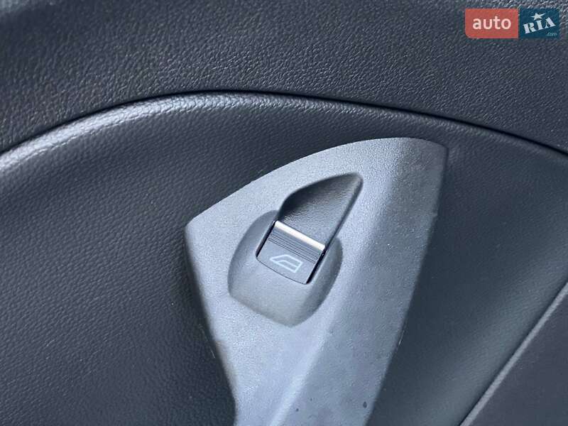 Минивэн Ford C-Max 2018 в Киеве