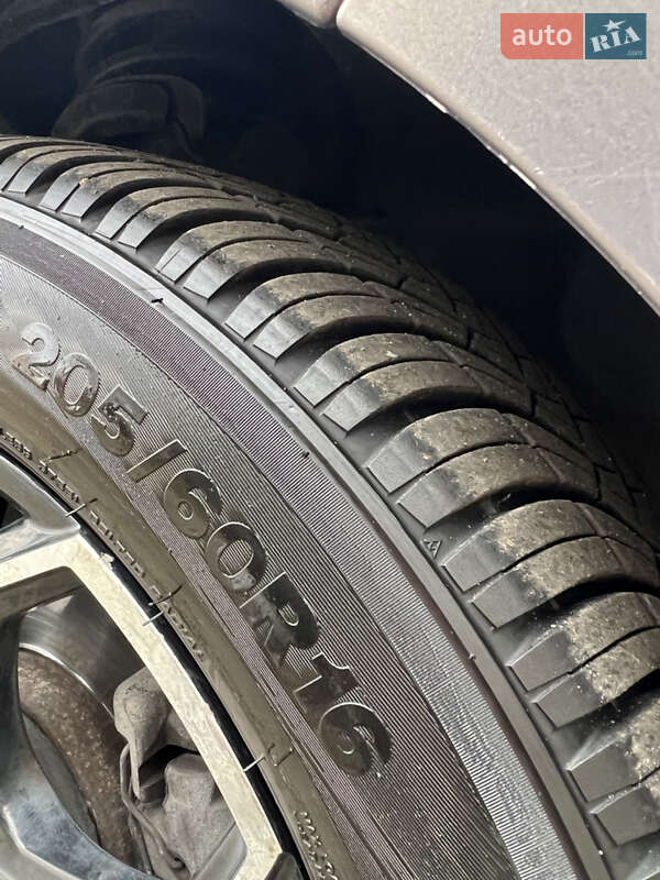 Минивэн Ford C-Max 2012 в Ватутино фото 18 Минивэн Ford C-Max 2012 в Ватутино