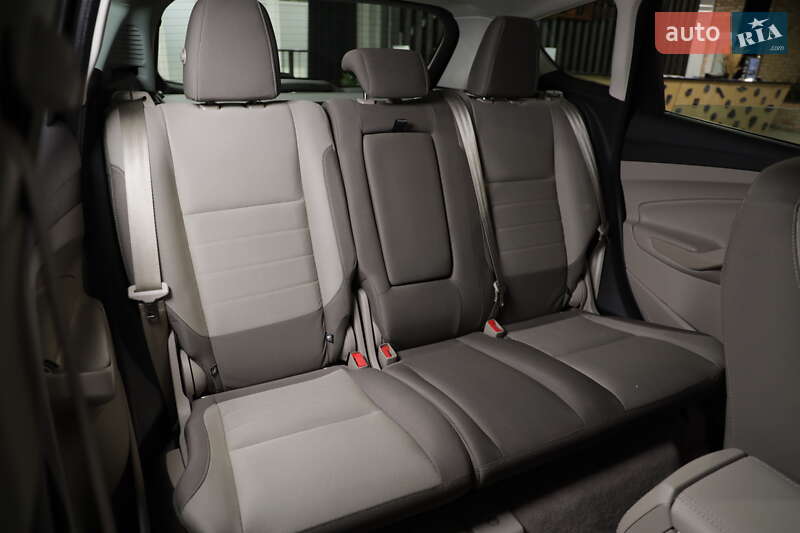 Минивэн Ford C-Max 2016 в Луцке фото 21 Минивэн Ford C-Max 2016 в Луцке