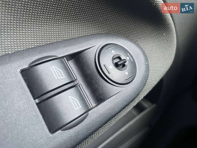 Минивэн Ford C-Max 2008 в Киеве фото 14 Минивэн Ford C-Max 2008 в Киеве