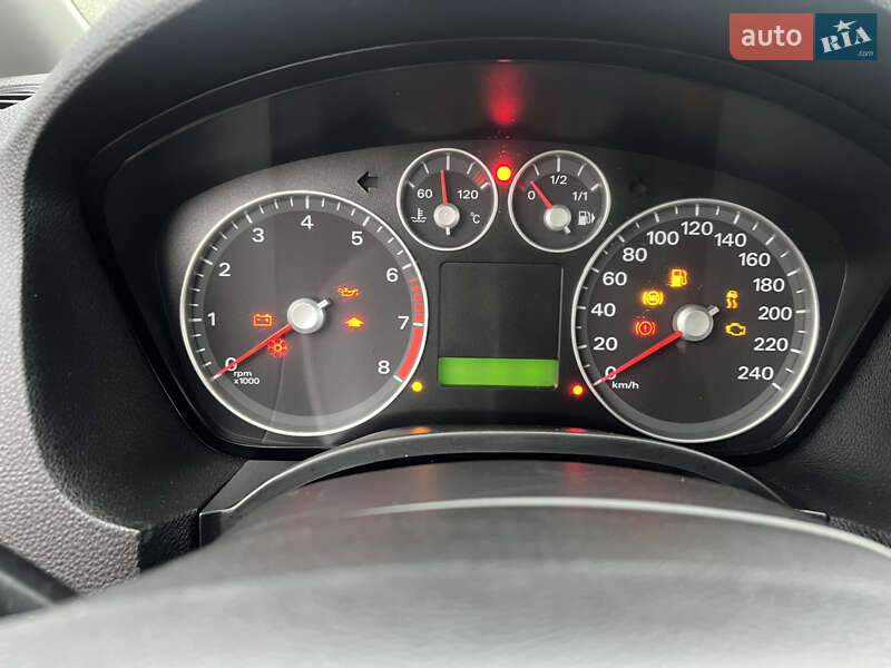 Минивэн Ford C-Max 2007 в Хороле фото 17 Минивэн Ford C-Max 2007 в Хороле