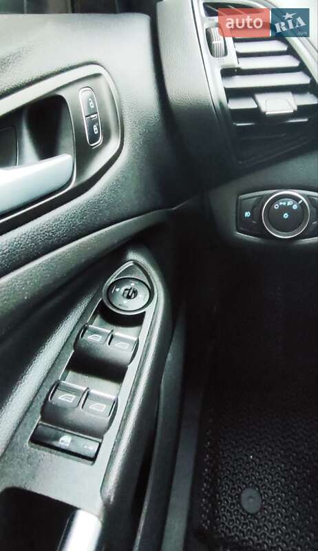 Минивэн Ford C-Max 2017 в Одессе фото 17 Минивэн Ford C-Max 2017 в Одессе