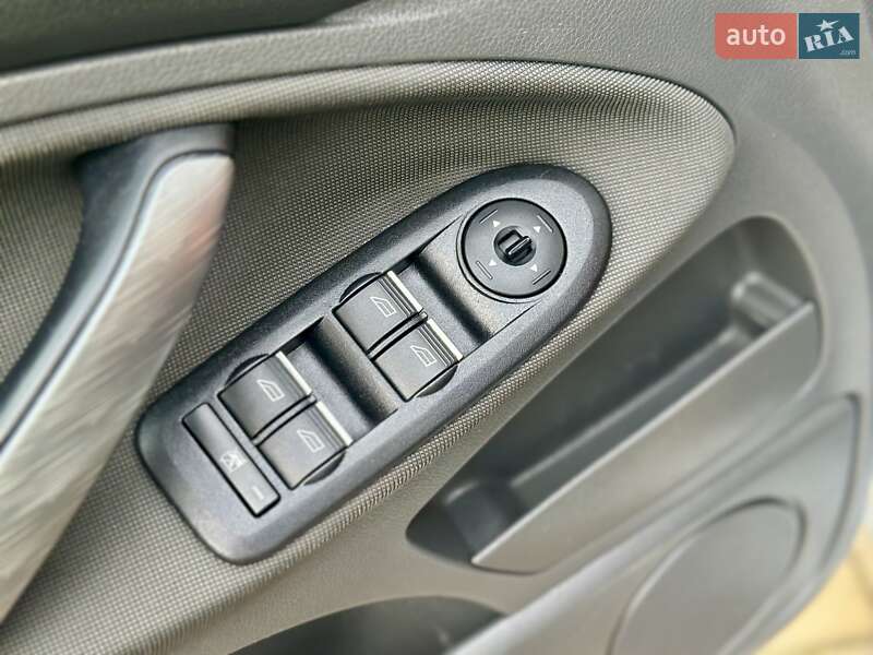 Минивэн Ford C-Max 2008 в Владимирце фото 16 Минивэн Ford C-Max 2008 в Владимирце