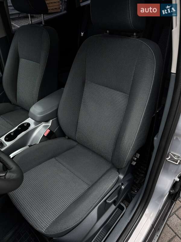 Мінівен Ford C-Max 2011 в Черкасах фото 45 Мінівен Ford C-Max 2011 в Черкасах