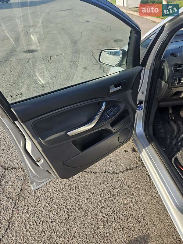 Минивэн Ford C-Max 2009 в Вознесенске