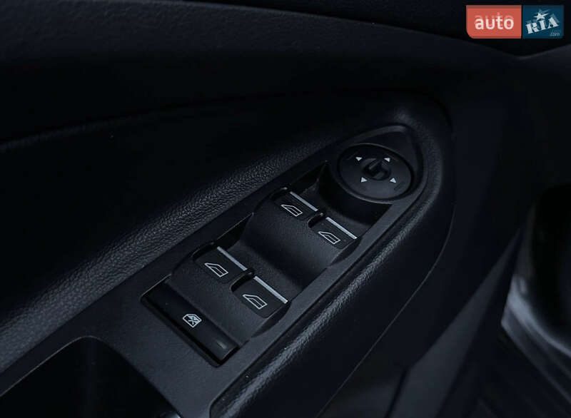 Мінівен Ford C-Max 2016 в Харкові фото 17 Мінівен Ford C-Max 2016 в Харкові