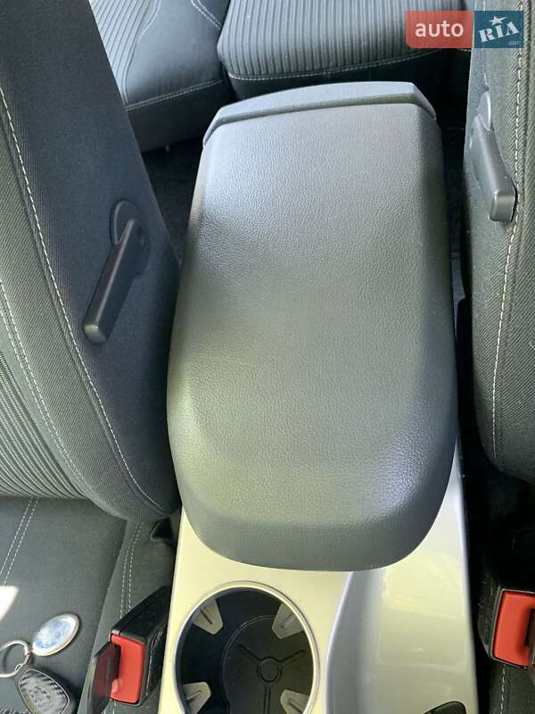 Минивэн Ford C-Max 2011 в Львове фото 8 Минивэн Ford C-Max 2011 в Львове