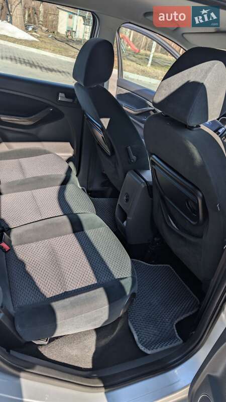 Минивэн Ford C-Max 2010 в Луцке