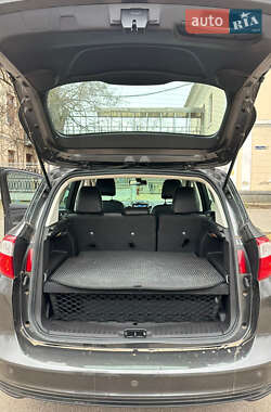 Минивэн Ford C-Max 2015 в Килии