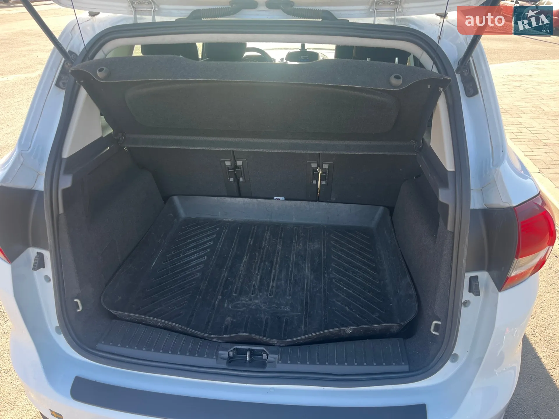2016 Ford C-MAX - мініатюра 23