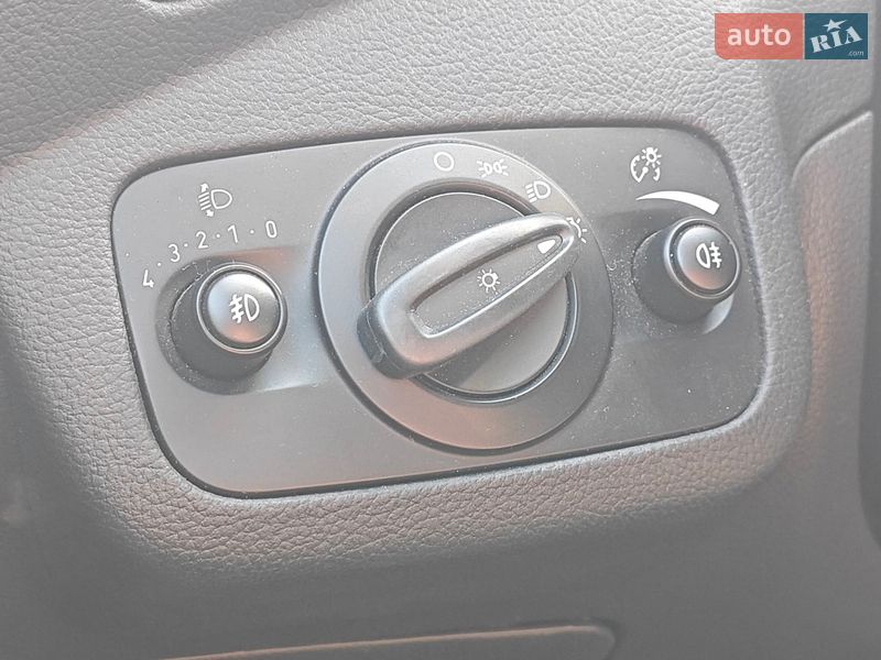 Минивэн Ford C-Max 2017 в Львове фото 10 Минивэн Ford C-Max 2017 в Львове