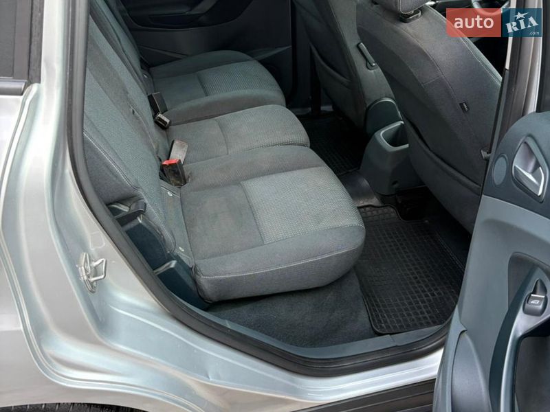 Мінівен Ford C-Max 2011 в Сваляві