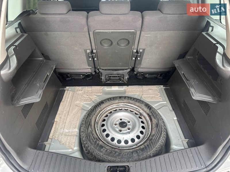 Минивэн Ford C-Max 2006 в Ивано-Франковске