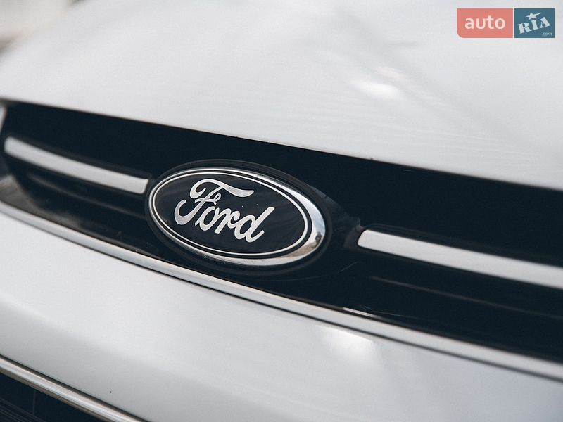 Минивэн Ford C-Max 2015 в Измаиле