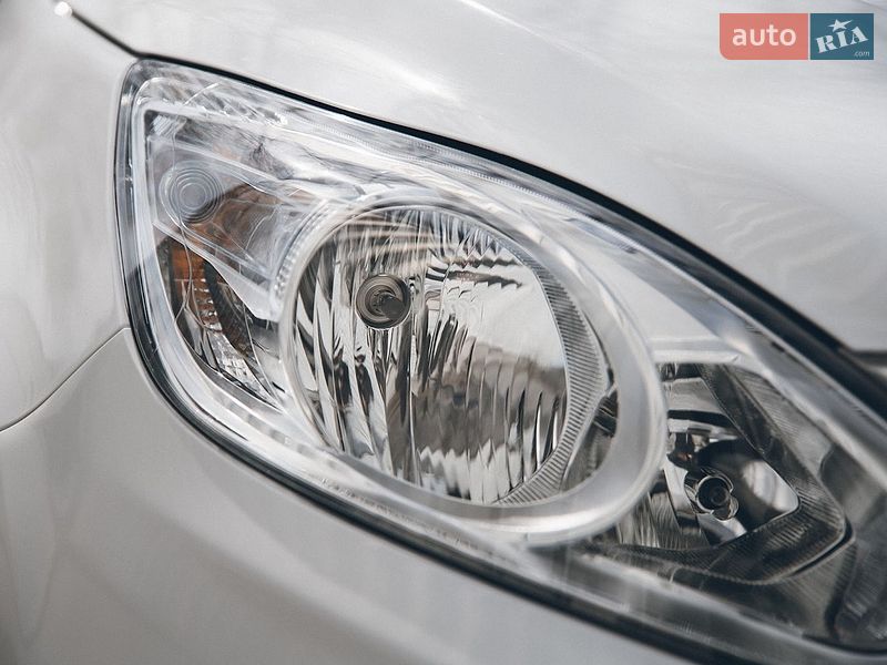 Минивэн Ford C-Max 2015 в Измаиле