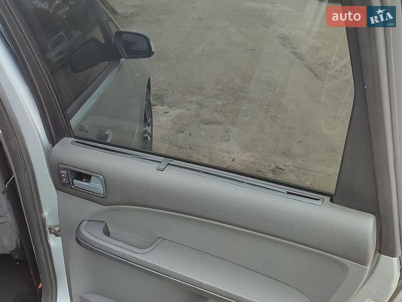Мінівен Ford C-Max 2004 в Кривому Розі