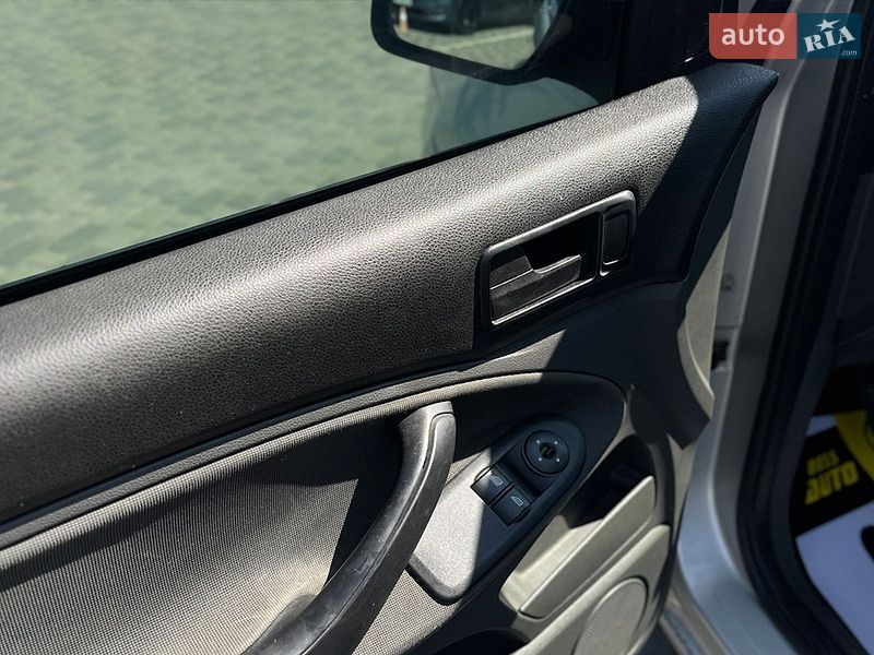 Минивэн Ford C-Max 2008 в Мукачево