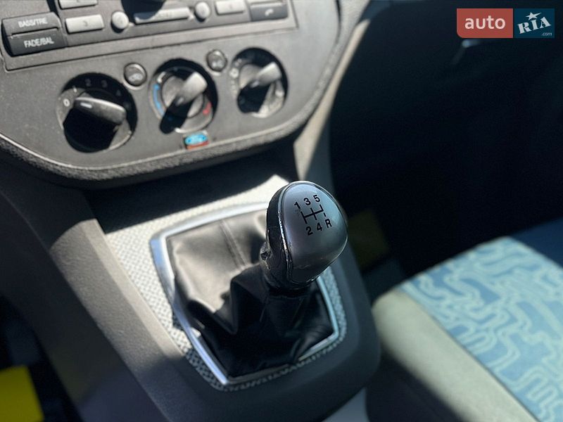 Минивэн Ford C-Max 2008 в Мукачево