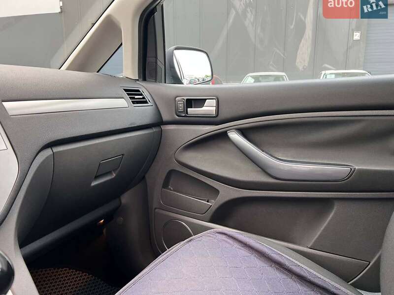 Минивэн Ford C-Max 2010 в Львове