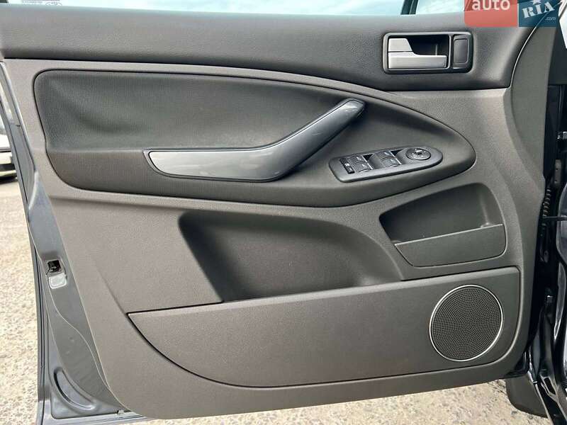 Минивэн Ford C-Max 2010 в Львове