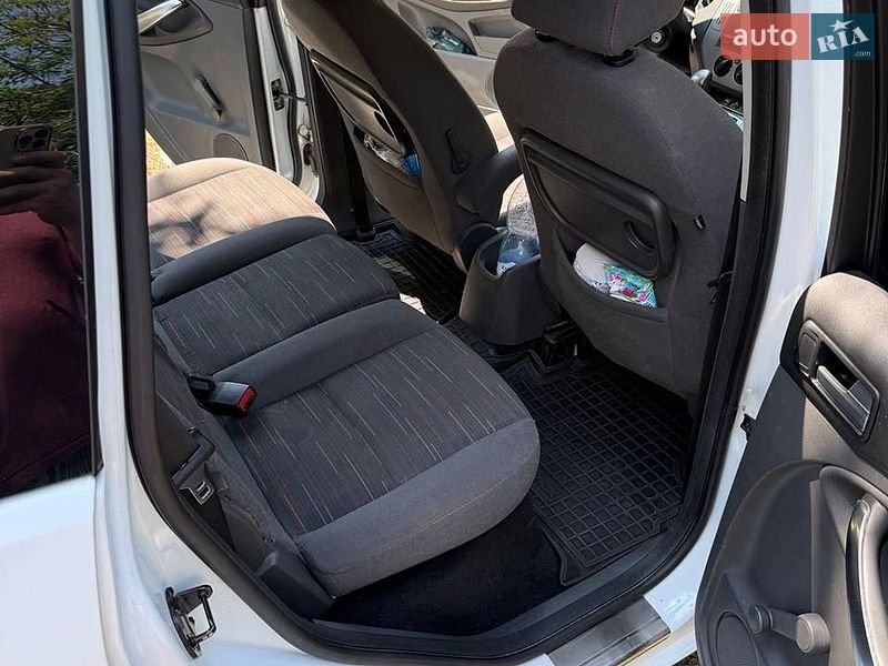 Минивэн Ford C-Max 2009 в Ровно