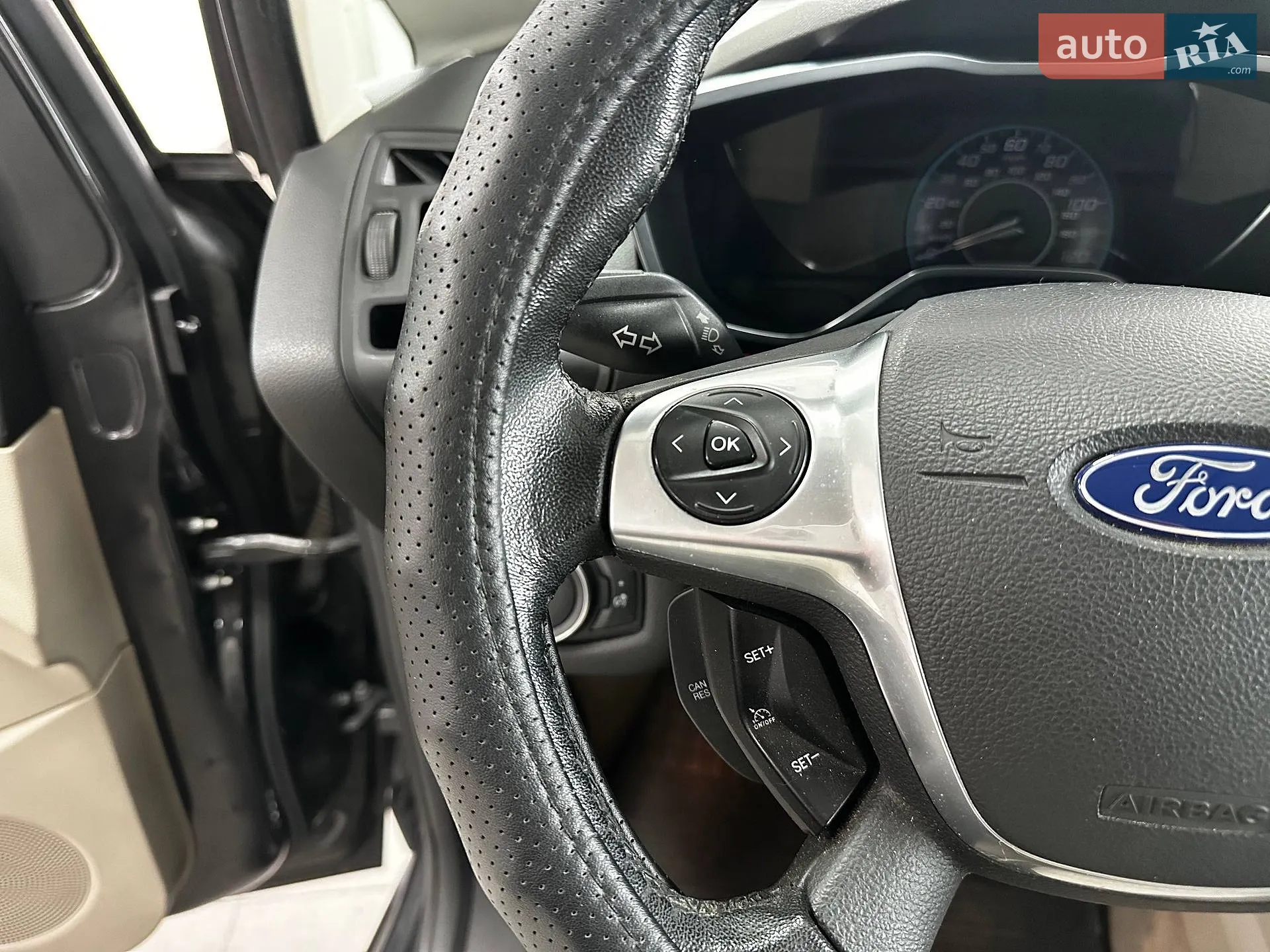 2015 Ford C-MAX - мініатюра 28
