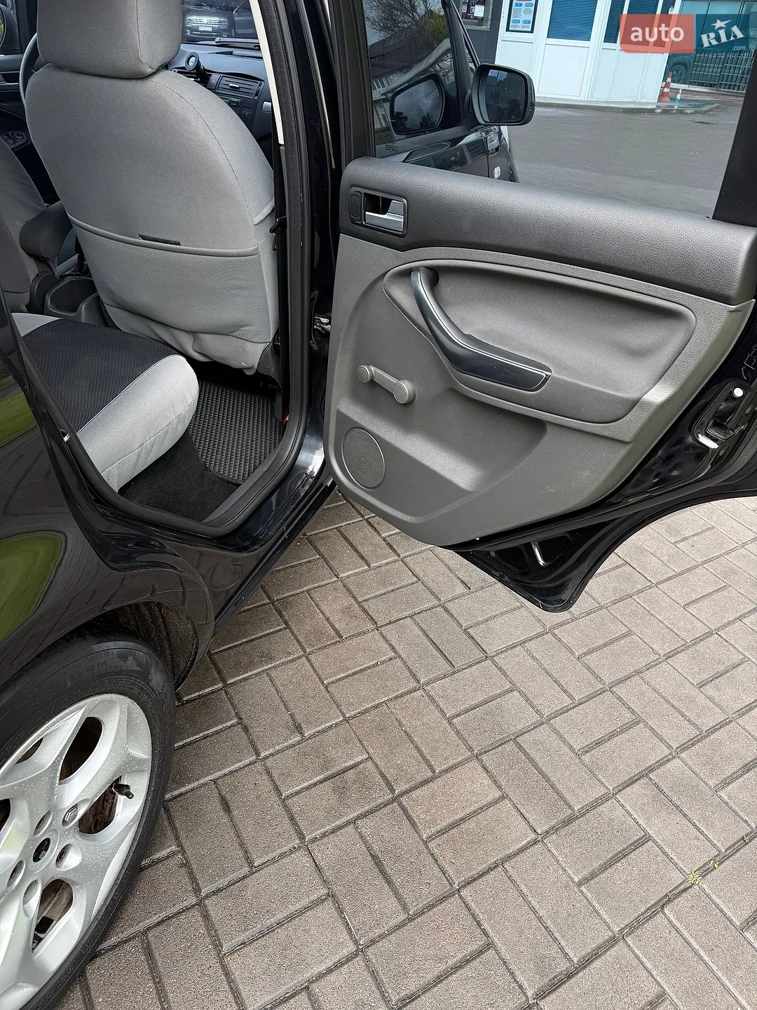 2010 Ford C-MAX - мініатюра 25